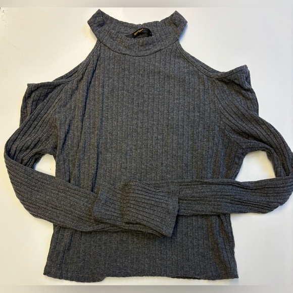 Lez a Lez Gray Cold-Shoulder Ribbed Knit cropped Sweater women's size Small - Picture 2 of 6